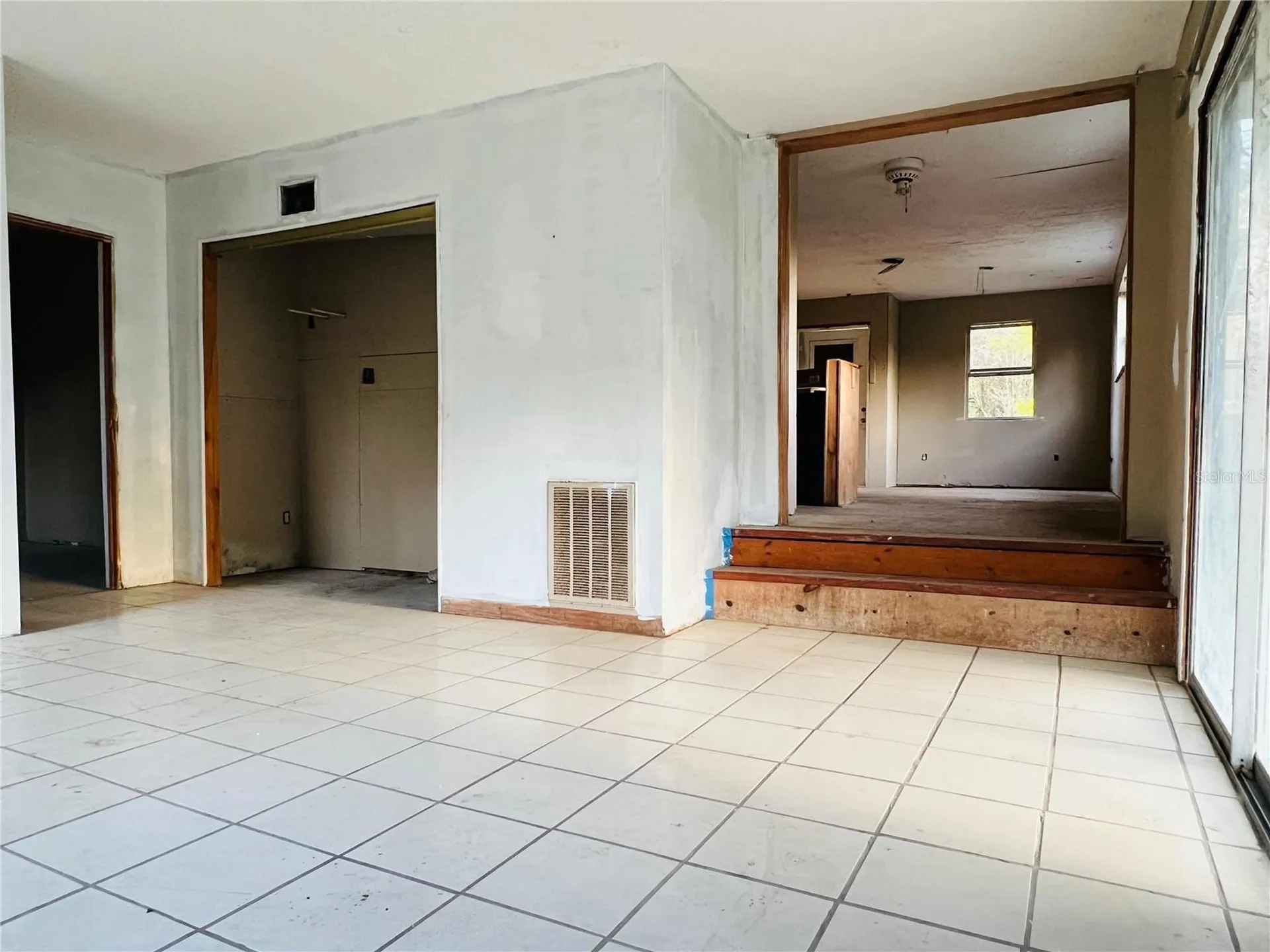 20715 SE 141st Place Umatilla FL 32784