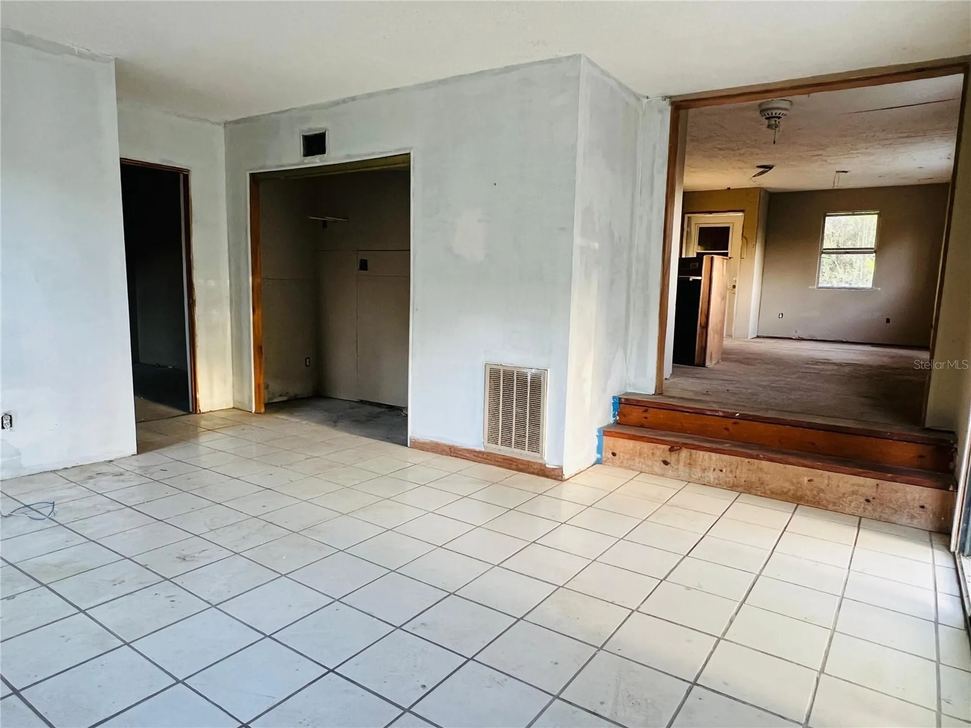 20715 SE 141st Place Umatilla FL 32784