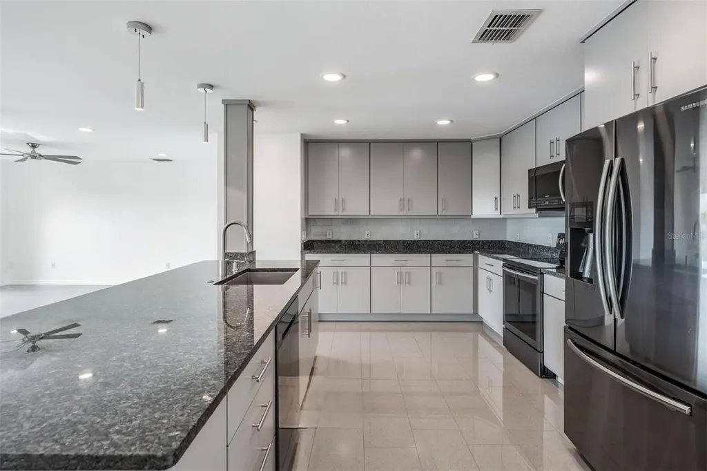 244 Mariner Drive Tarpon Springs FL 34689