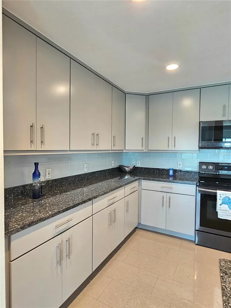 244 Mariner Drive Tarpon Springs FL 34689
