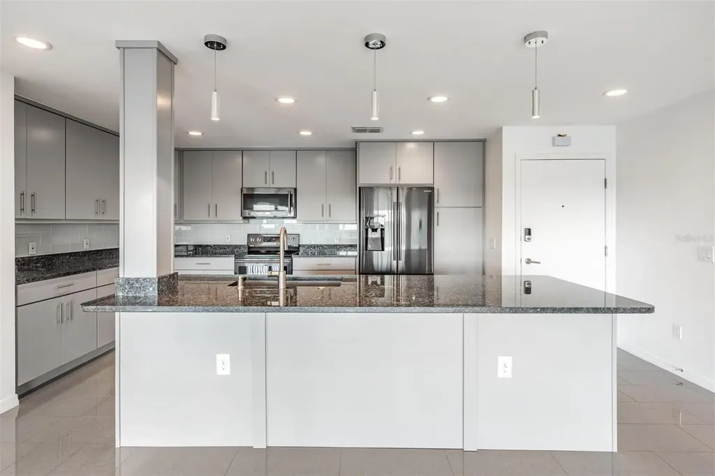 244 Mariner Drive Tarpon Springs FL 34689