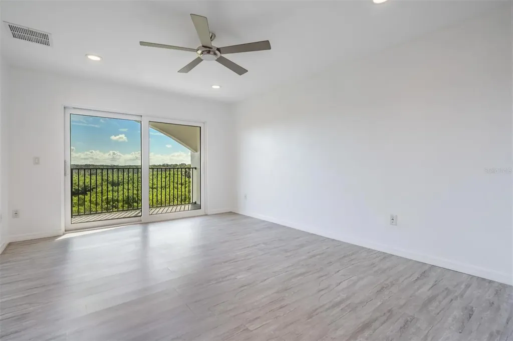 244 Mariner Drive Tarpon Springs FL 34689