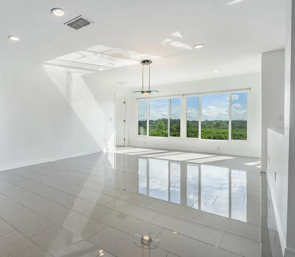 244 Mariner Drive Tarpon Springs FL 34689