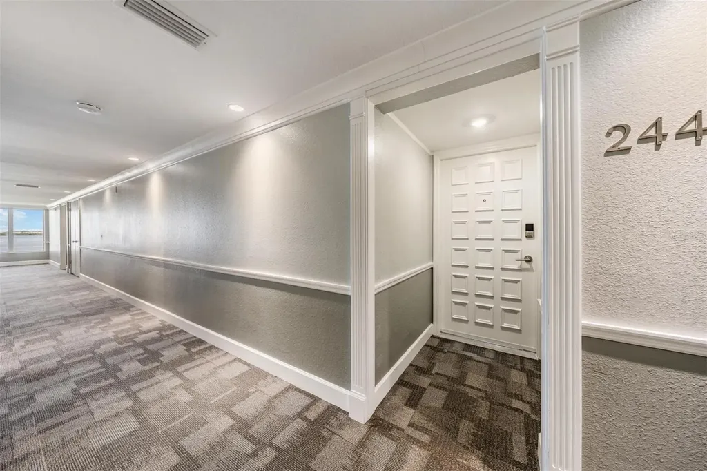 244 Mariner Drive Tarpon Springs FL 34689