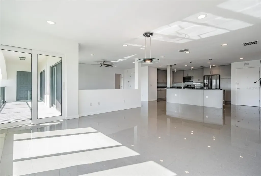 244 Mariner Drive Tarpon Springs FL 34689