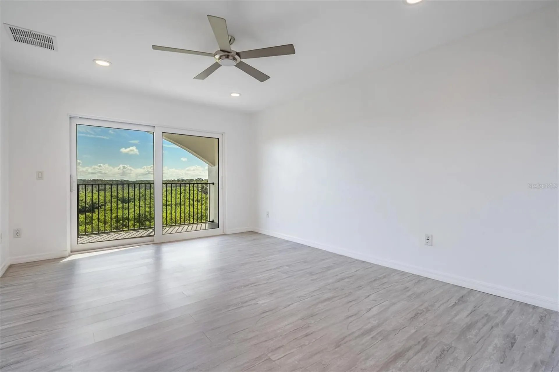 244 Mariner Drive Tarpon Springs FL 34689
