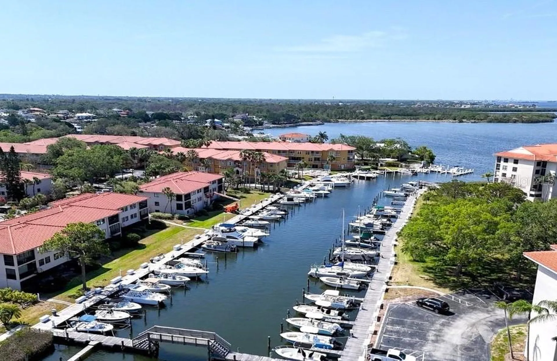244 Mariner Drive Tarpon Springs FL 34689