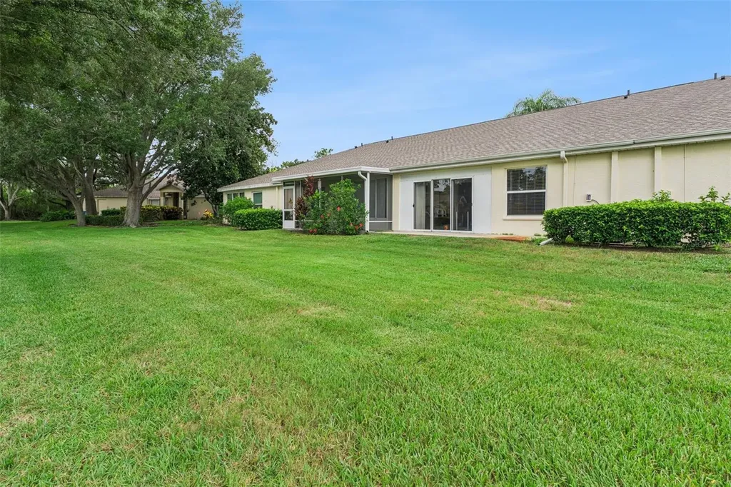 2404 Nantucket Glen Place Sun City Center FL 33573