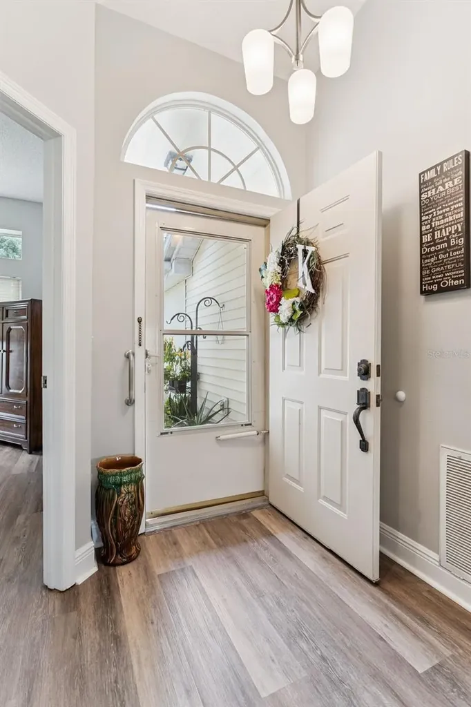 2404 Nantucket Glen Place Sun City Center FL 33573