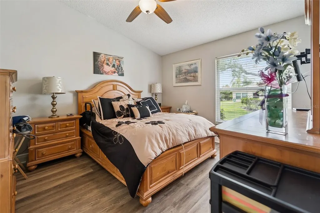 2404 Nantucket Glen Place Sun City Center FL 33573