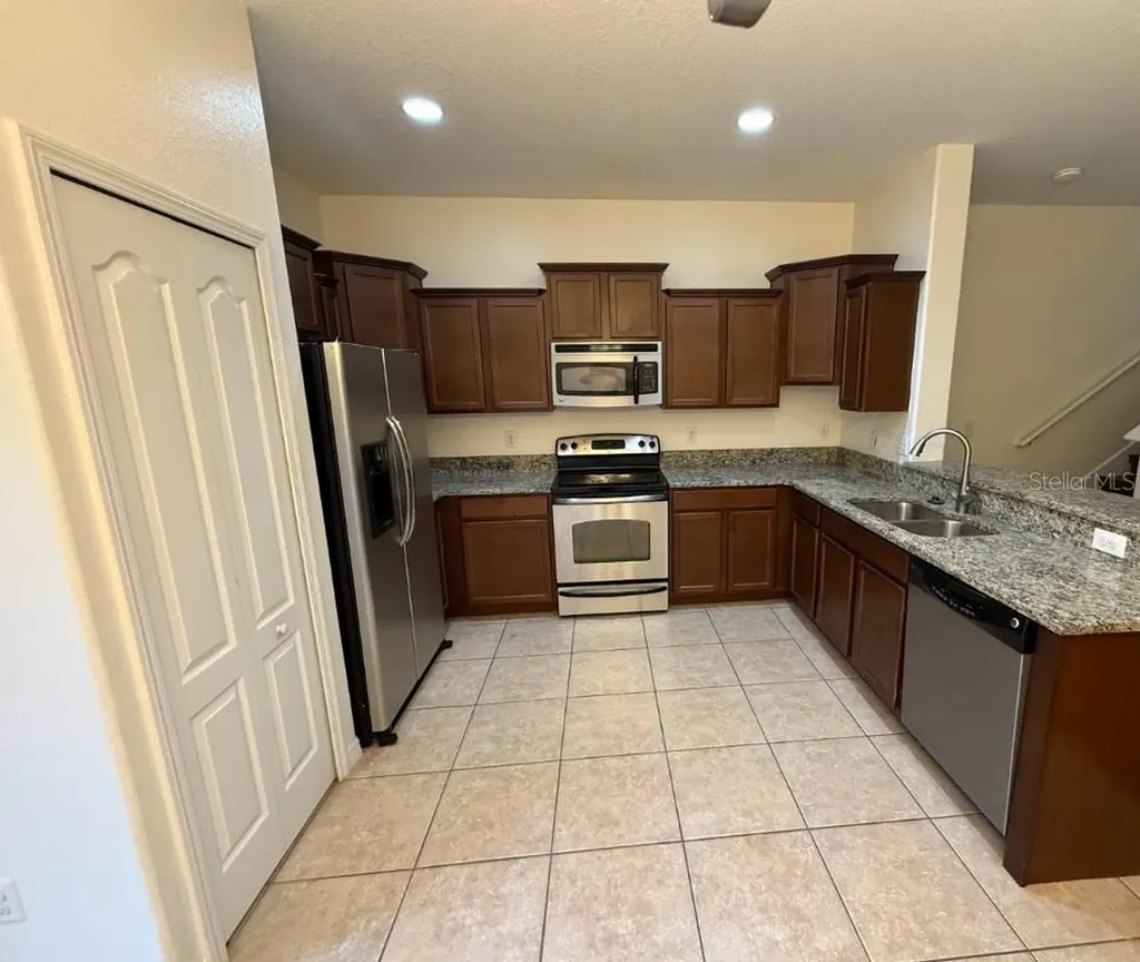 2807 Lantern Hill Avenue Brandon FL 33511