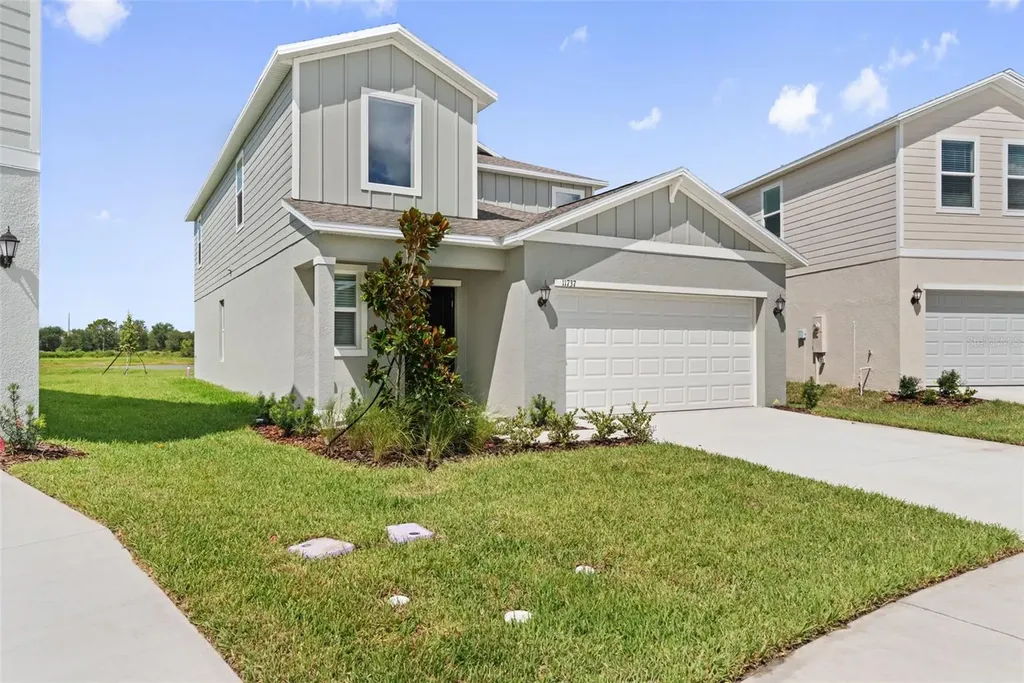 11737 Noble Blossom Loop Dade City FL 33525