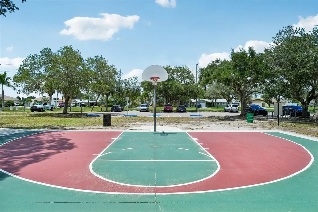 520 Fairfax Lane Apollo Beach FL 33572