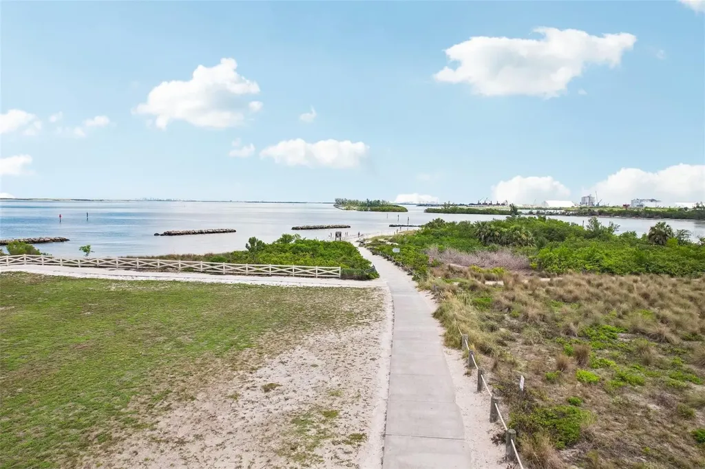 520 Fairfax Lane Apollo Beach FL 33572