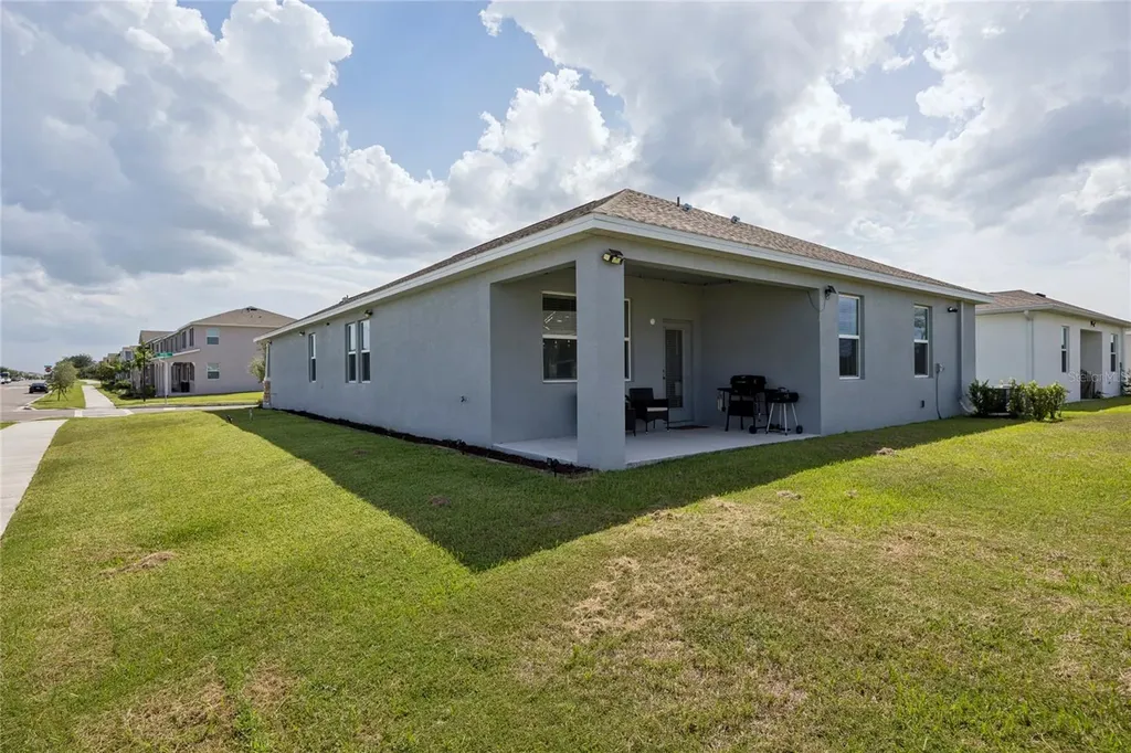 2466 Relaxing Lane Kissimmee FL 34744