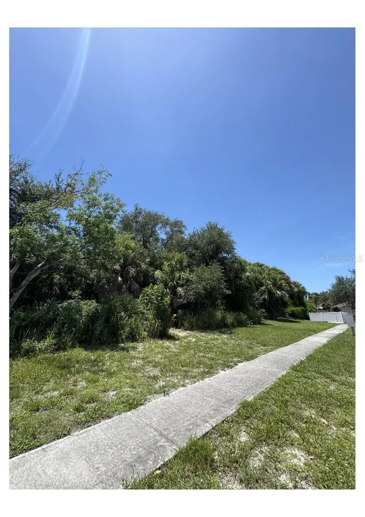 Lots 41-42 Indiana Avenue Nokomis FL 34275