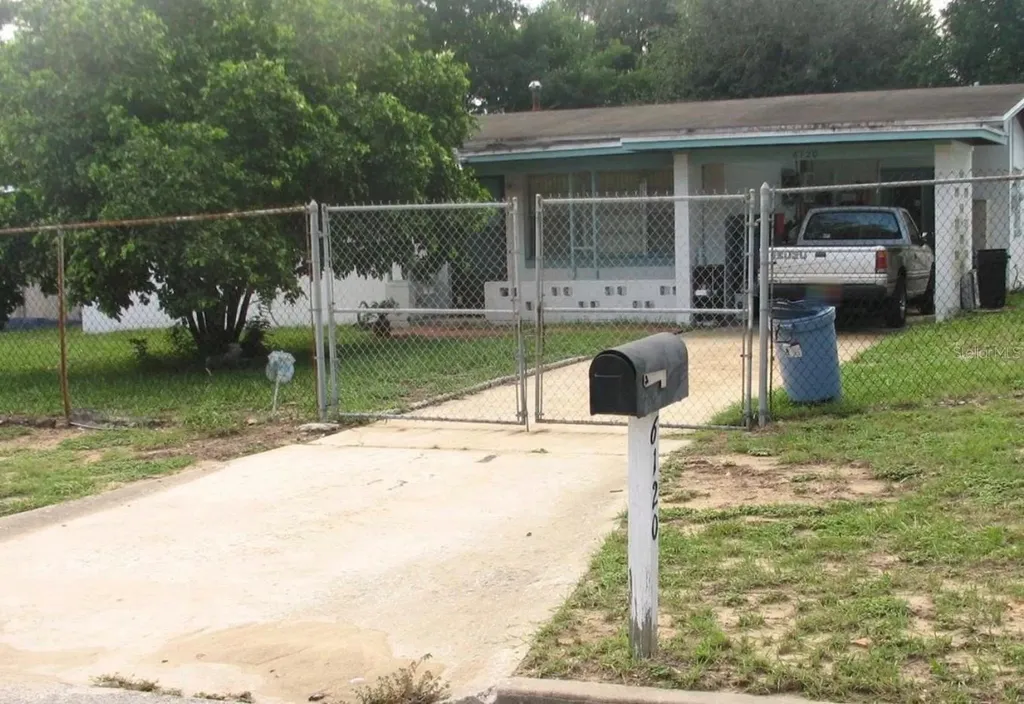 6120 W Ridgewood Avenue Orlando FL 32835