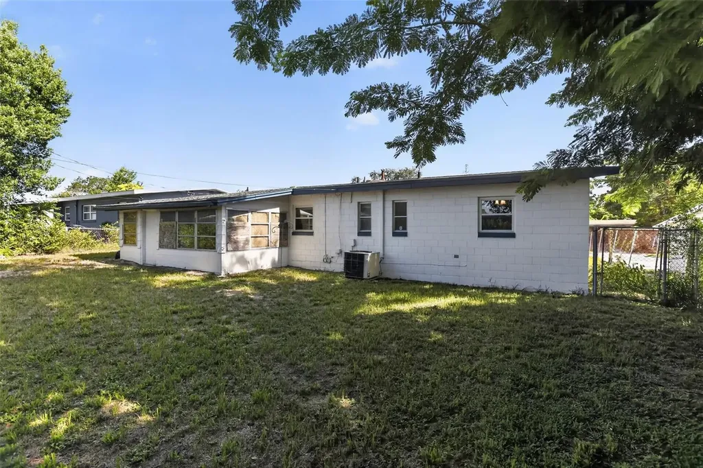 6120 W Ridgewood Avenue Orlando FL 32835
