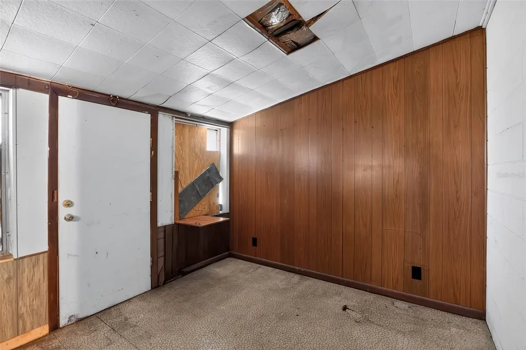 6120 W Ridgewood Avenue Orlando FL 32835