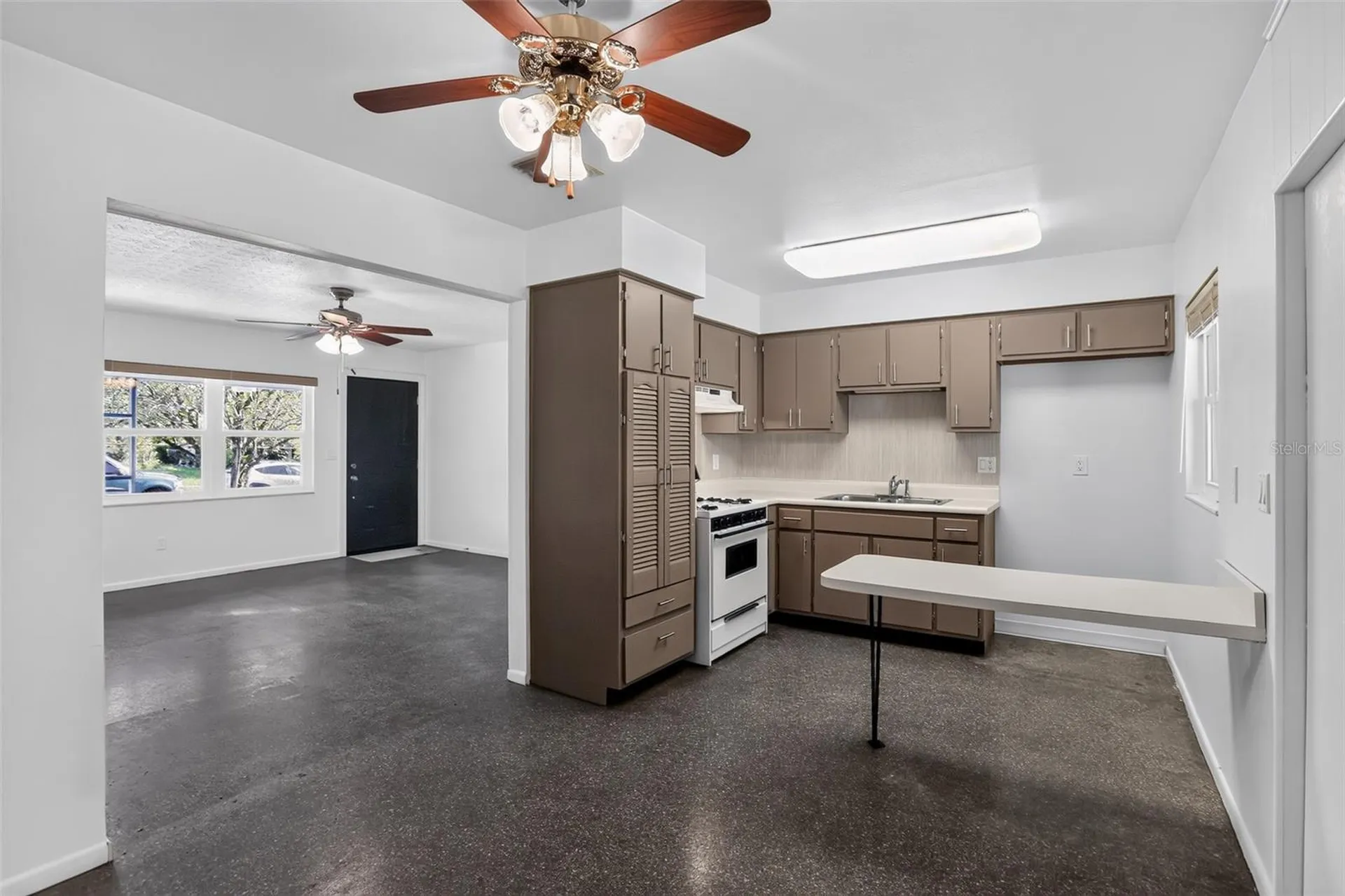 6120 W Ridgewood Avenue Orlando FL 32835