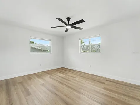 1354 Rosery Road NE Largo FL 33770