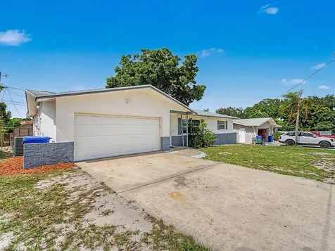 1354 Rosery Road NE Largo FL 33770
