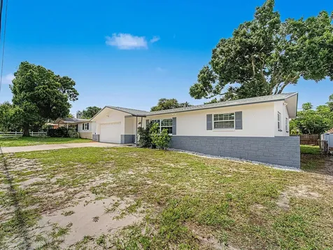 1354 Rosery Road NE Largo FL 33770