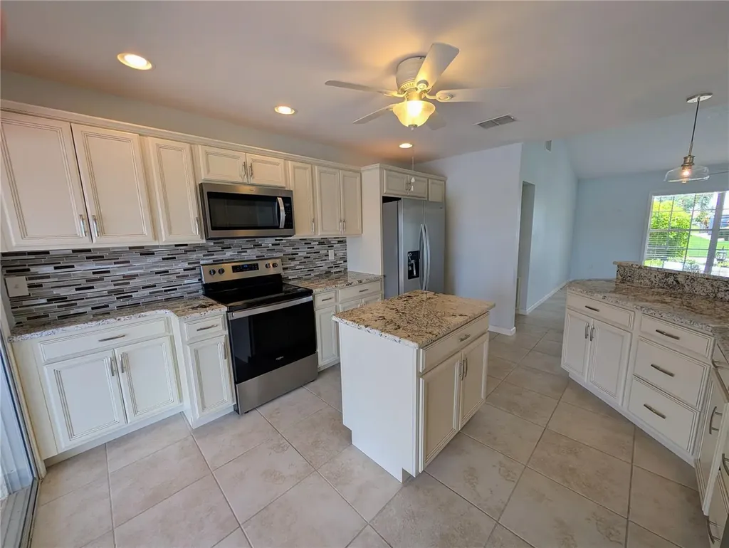 8707 51st Avenue W Bradenton FL 34210