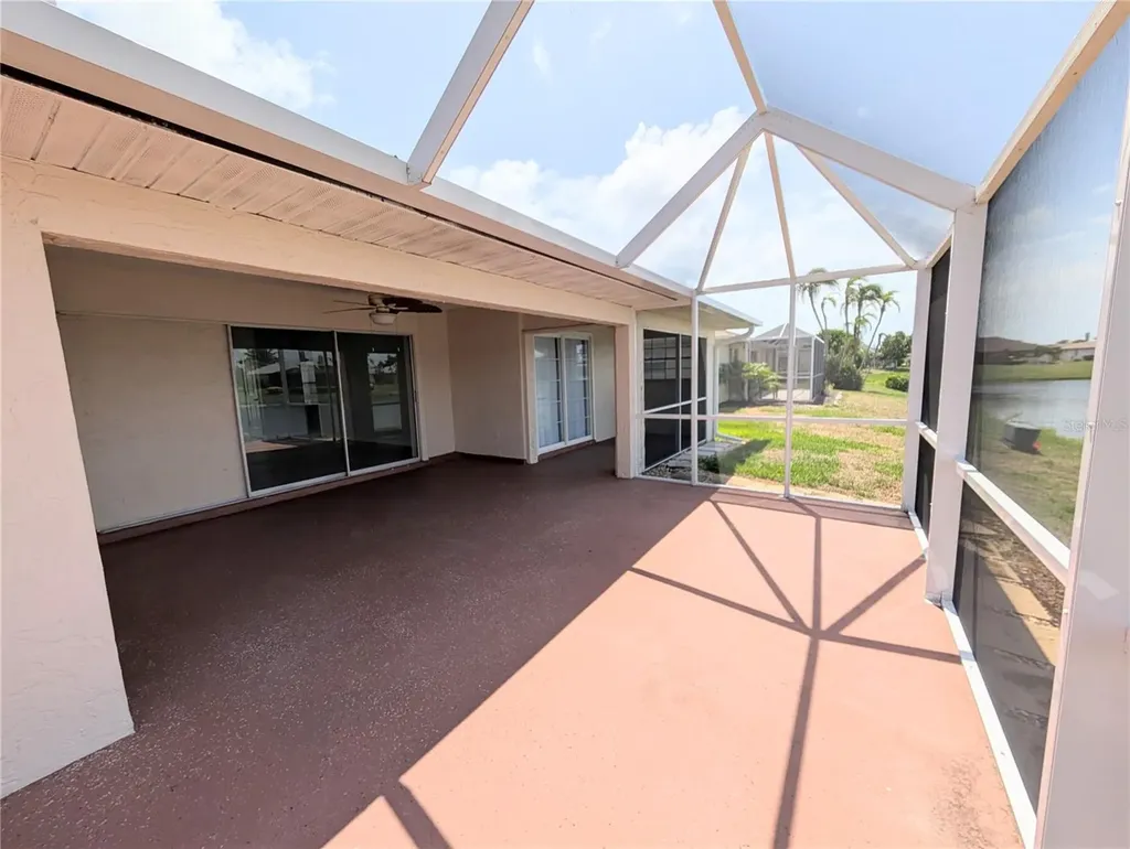 8707 51st Avenue W Bradenton FL 34210