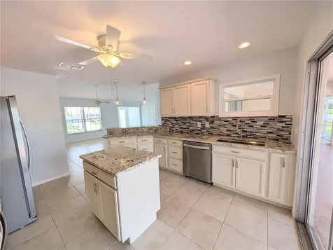 8707 51st Avenue W Bradenton FL 34210