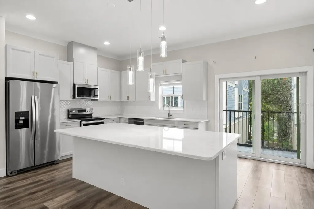 3122 W Azeele Street Tampa FL 33609