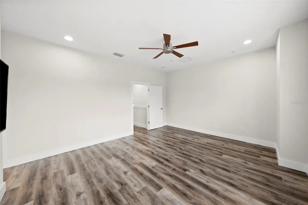 3122 W Azeele Street Tampa FL 33609
