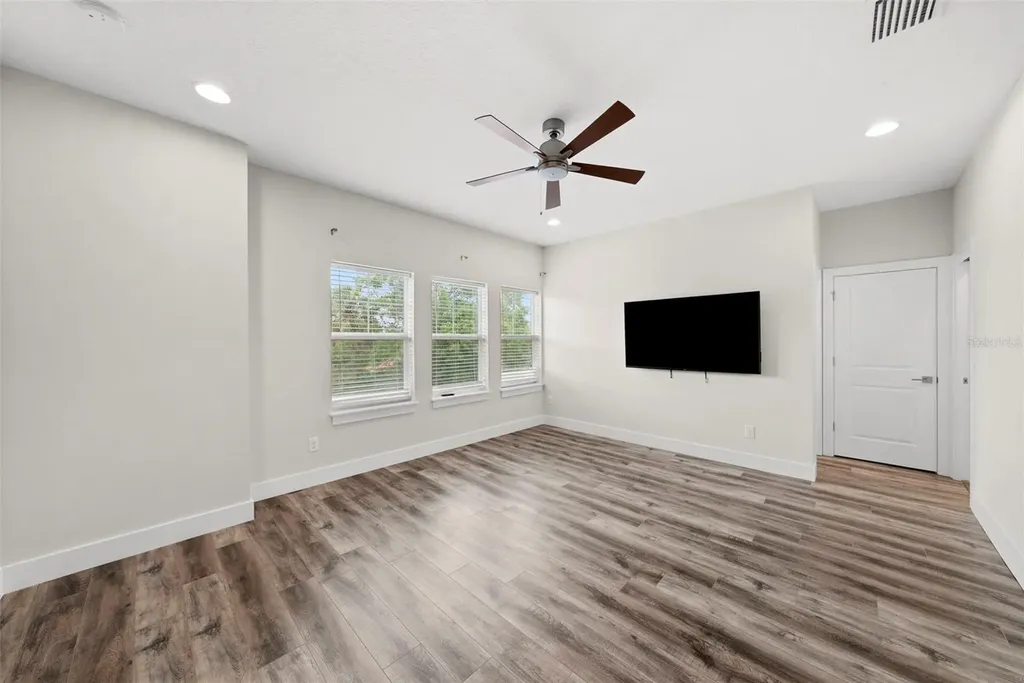 3122 W Azeele Street Tampa FL 33609