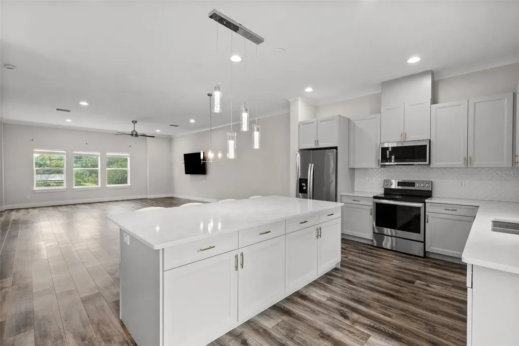 3122 W Azeele Street Tampa FL 33609