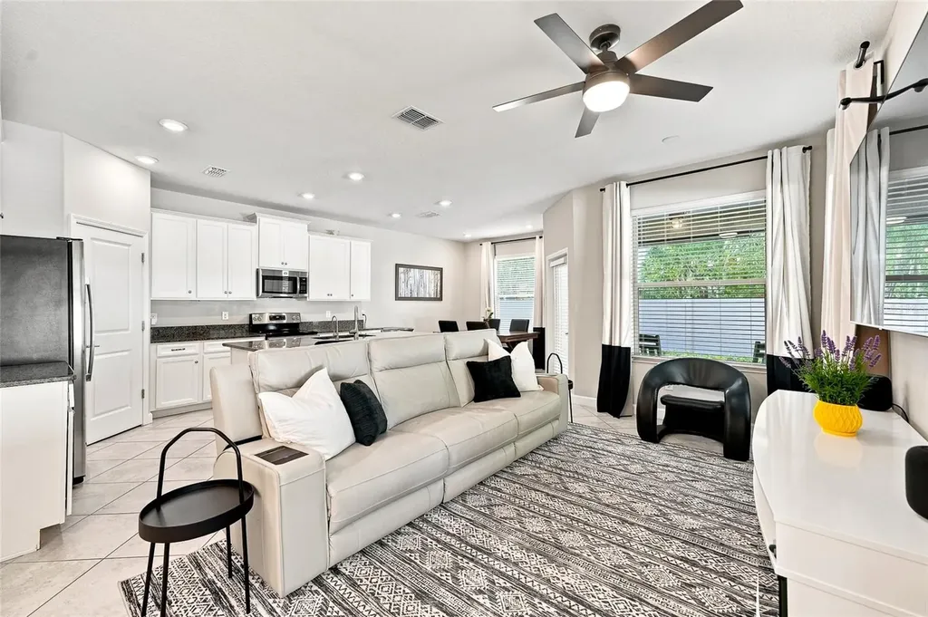 6809 Via Perloso Court Tampa FL 33625