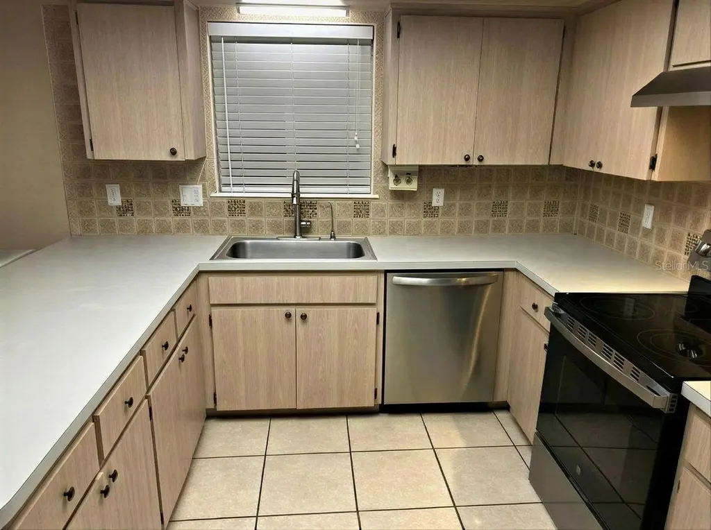1783 Maryland Avenue NE St Petersburg FL 33703