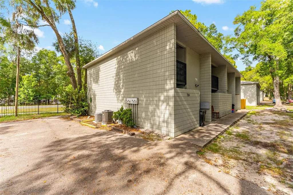 724 SW 68th Terrace Gainesville FL 32607