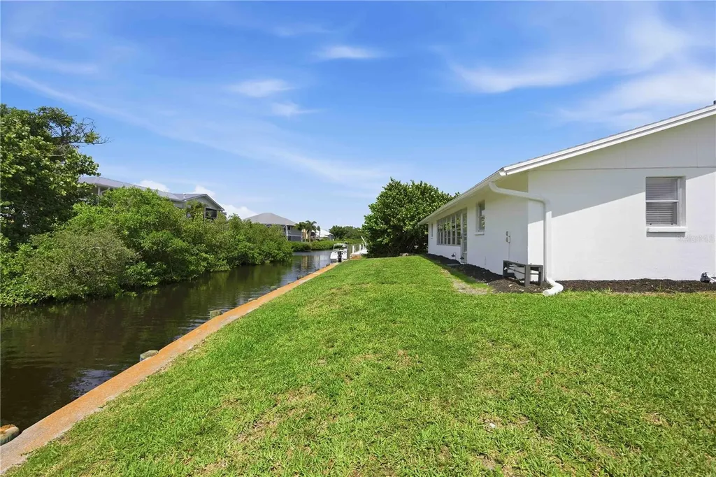 706 Quail Court Nokomis FL 34275