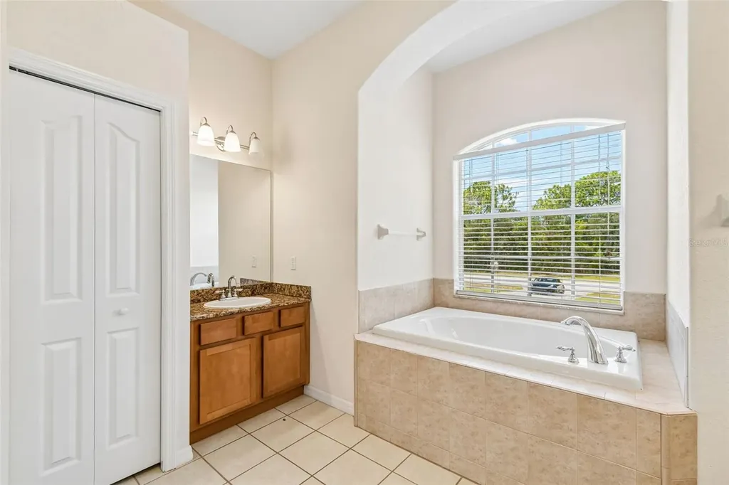 37 Greenpark Boulevard Homosassa FL 34446
