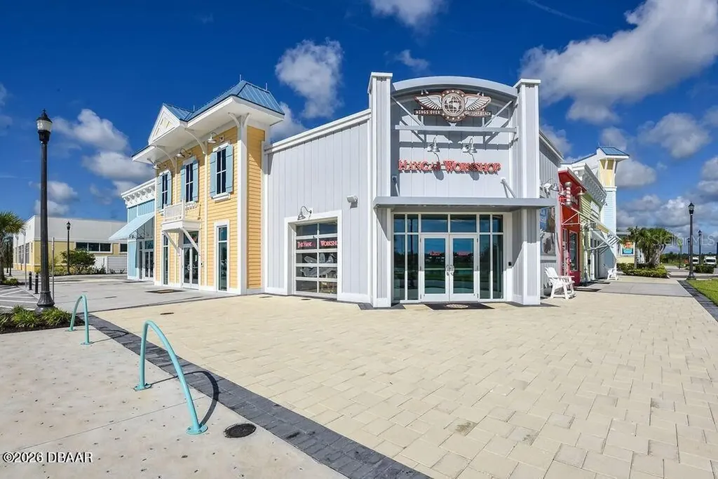 842 Attitude Avenue Daytona Beach FL 32124