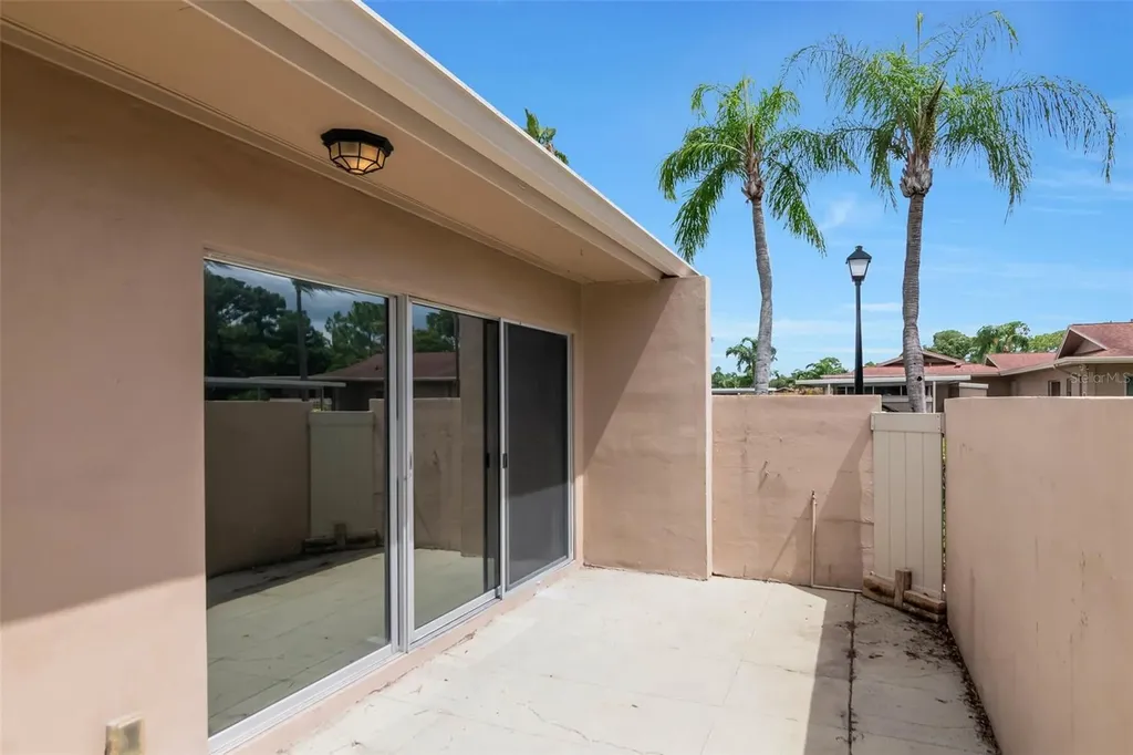 2284 Oak Neck Road Clearwater FL 33763