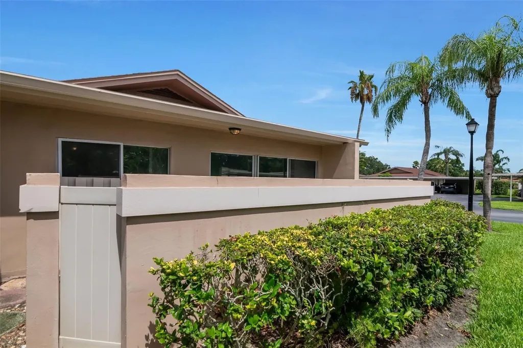 2284 Oak Neck Road Clearwater FL 33763