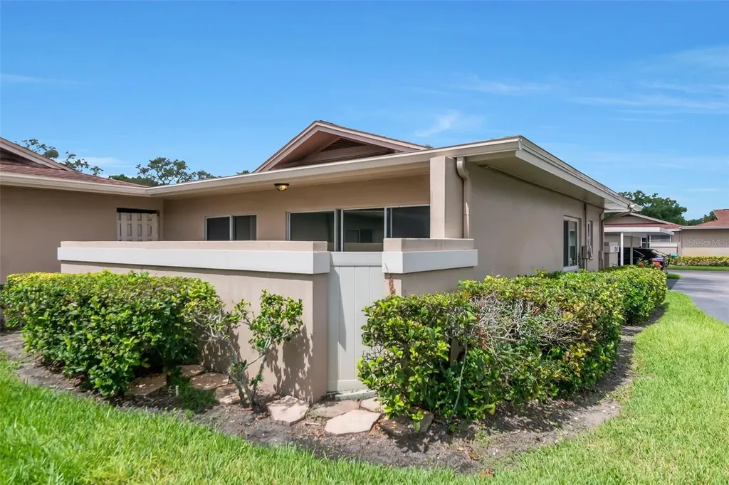 2284 Oak Neck Road Clearwater FL 33763