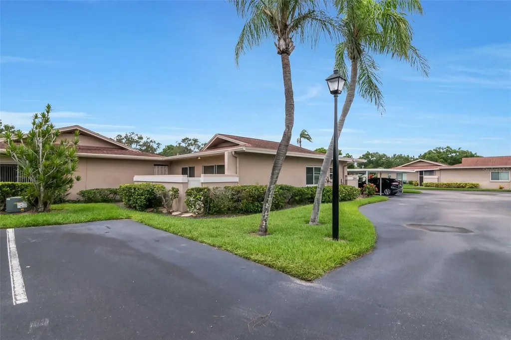 2284 Oak Neck Road Clearwater FL 33763