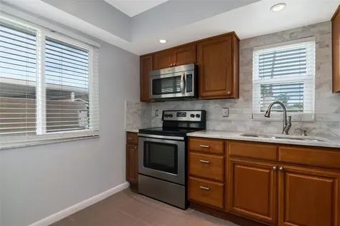 2284 Oak Neck Road Clearwater FL 33763