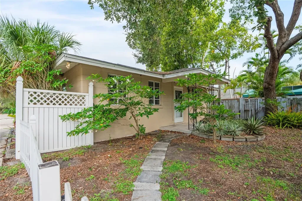 3917 Royal Palm Avenue Sarasota FL 34234