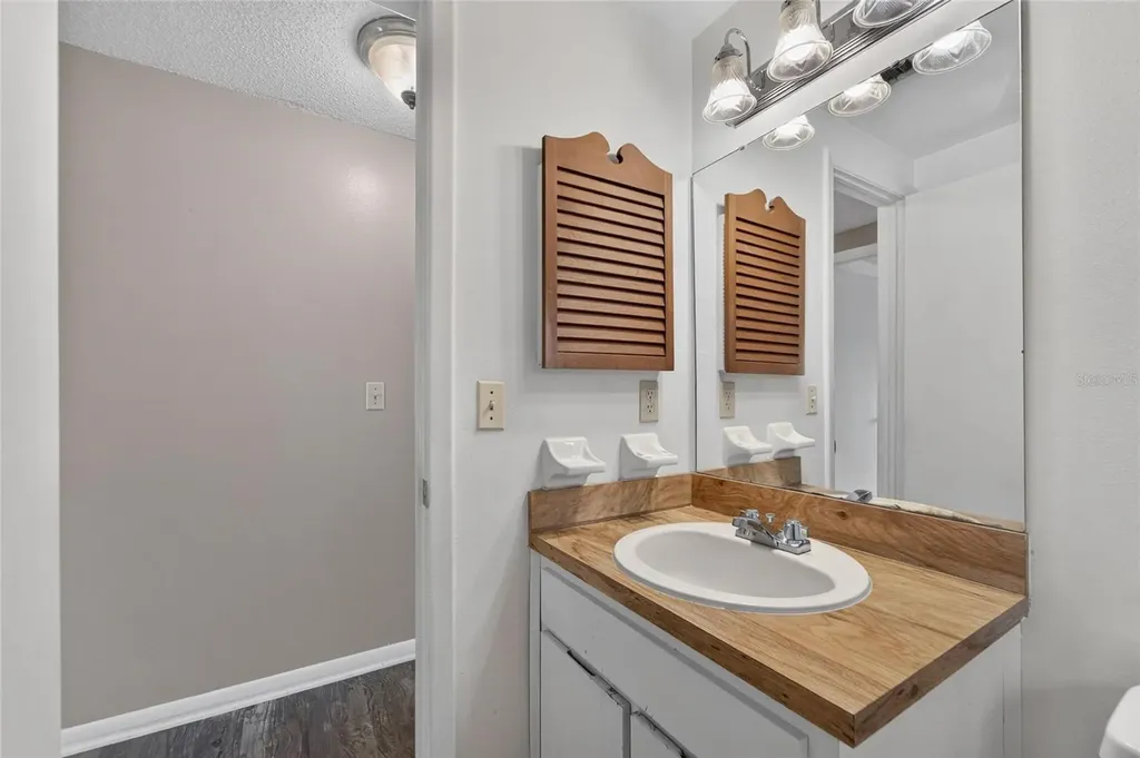 3414 King George Lane Seffner FL 33584