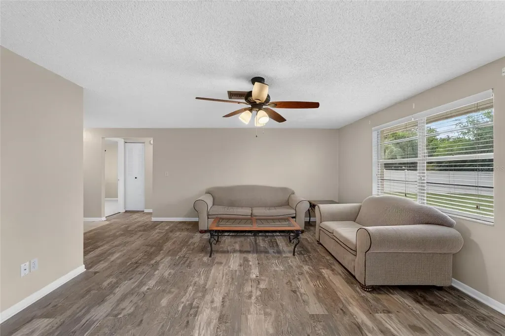3414 King George Lane Seffner FL 33584