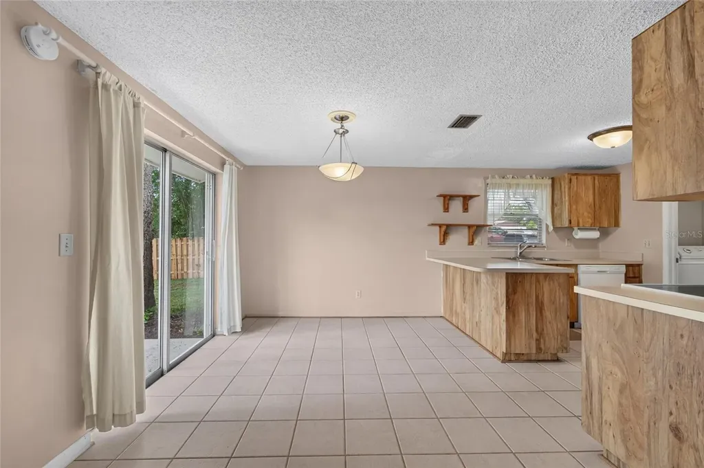3414 King George Lane Seffner FL 33584