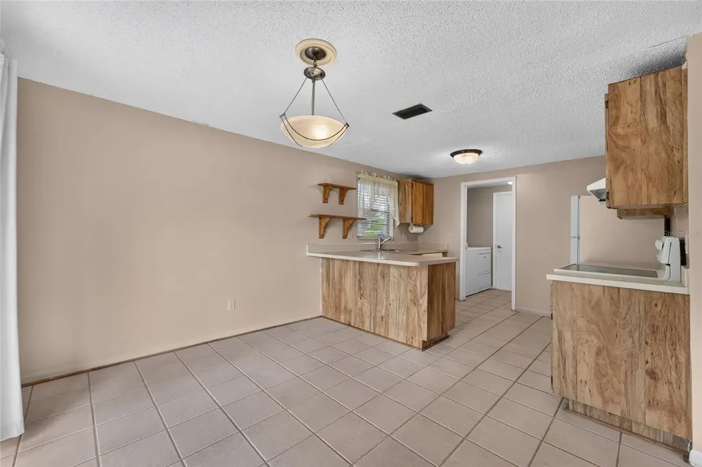 3414 King George Lane Seffner FL 33584